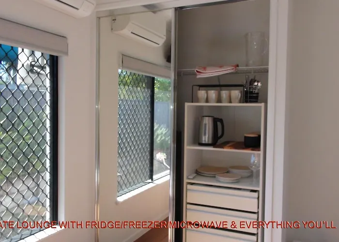 Beach Bliss, Private Bedroom, Private Lounge & Bathroom, Plus Netflix, Wifi